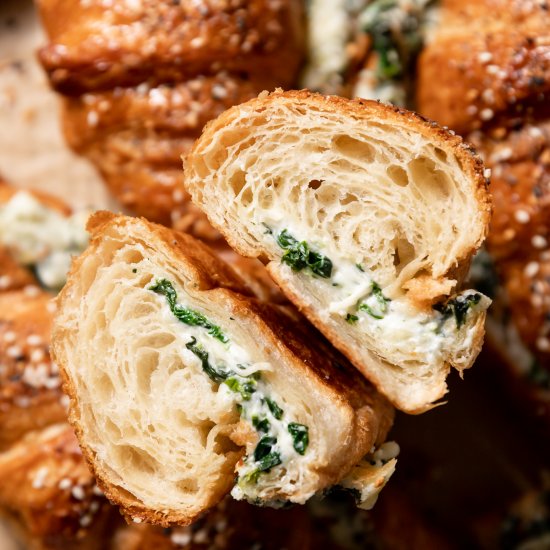 Cheesy Everything Spinach Croissant