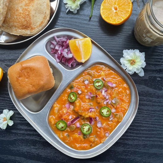 Pressure Cooker Lauki Pav Bhaji