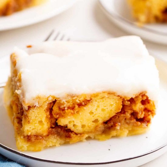 Cinnamon Roll Cake