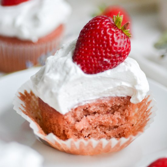 Vegan Strawberry and Cream Cupcakes