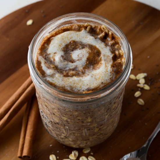 Cinnamon Roll Overnight Oats