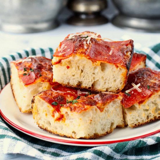 Pepperoni & Mushroom Pan Pizza