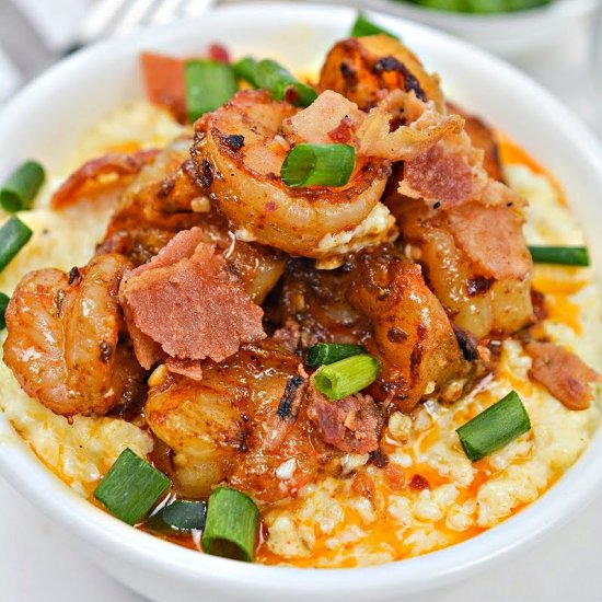 CHEESY KETO SOUTHERN SHRIMP & GRITS