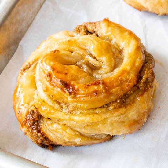 Pistachio Honey Baklava Rolls