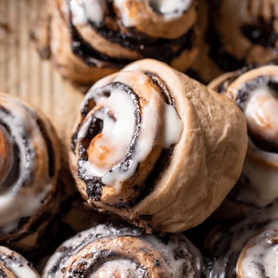 Cookies and Cream Cinnamon Rolls