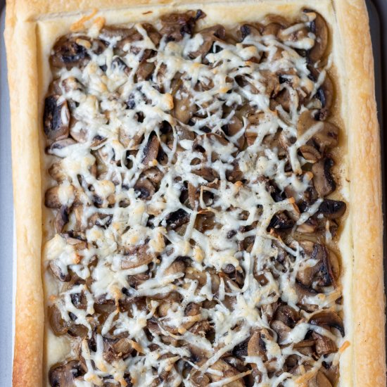 Garlic mushroom goats cheese tart