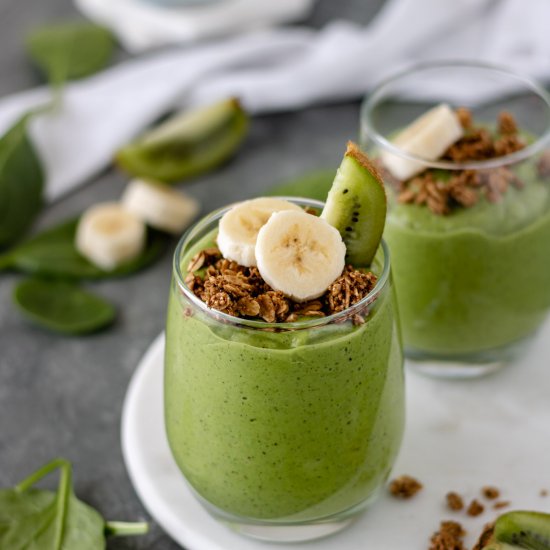 Kiwi Avocado Green Smoothie