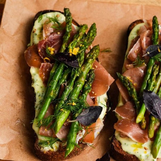 Asparagus Tartine with Ricotta