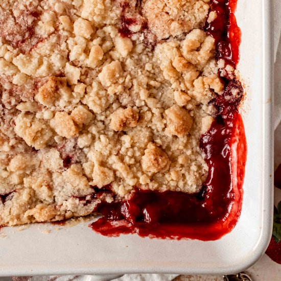 Simple Strawberry Crumble