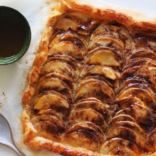 Puff pastry apple tart