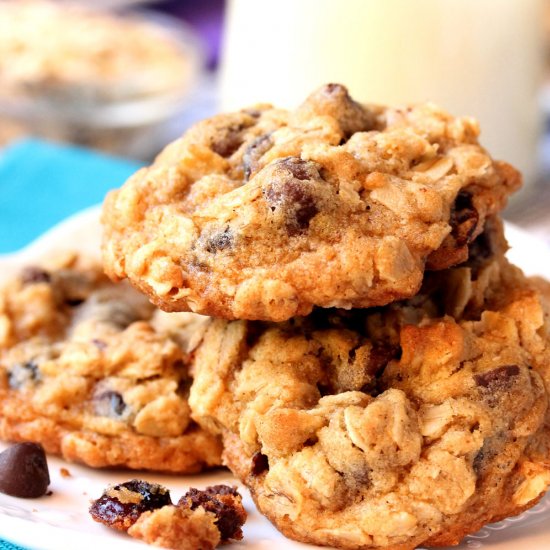 Dark Chocolate Chip Oatmeal Cookies