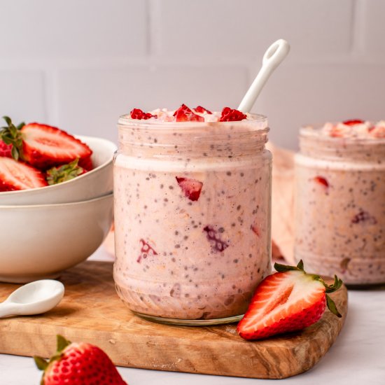 Strawberry Overnight Oats