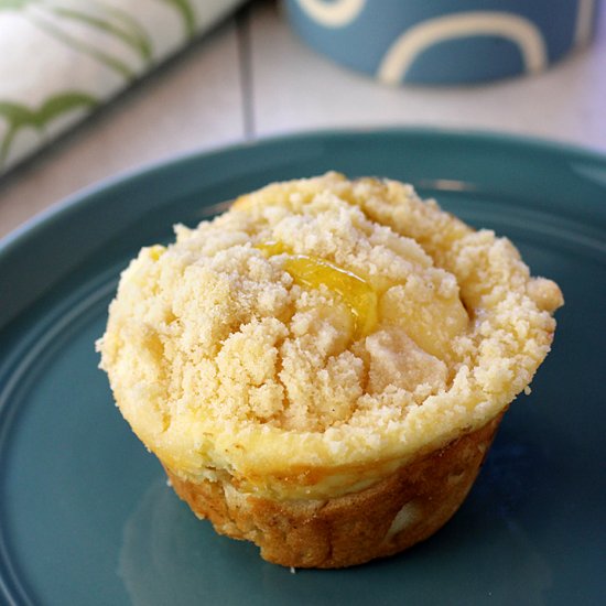 Creamy jammy little coffee cakes