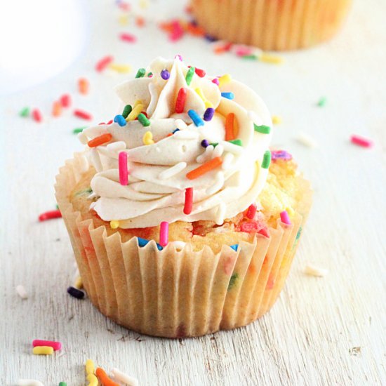 Eggless Funfetti Cupcakes