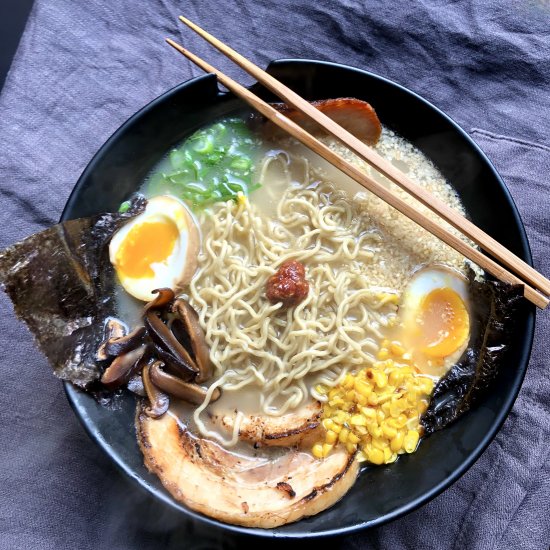 Easy Tonkotsu Ramen Broth