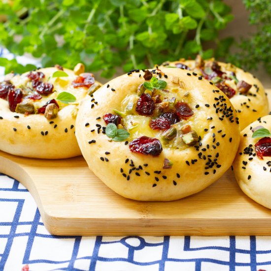 Brie pistachio and cranberries buns