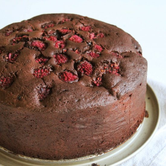 Chocolate cake with raspberries