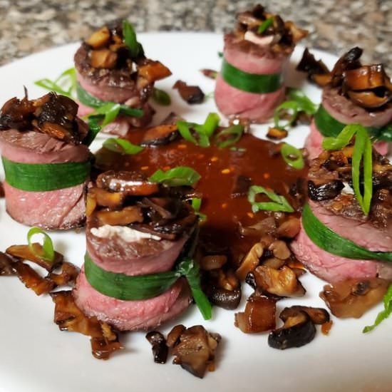 Lettuce Wrapped Steak with Mushroom