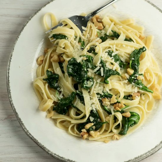 Pasta with Spinach Sauce