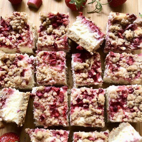 Strawberry Rhubarb Cheesecake Squar