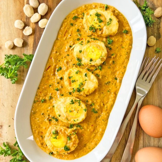 Spanish Eggs in Almond Sauce