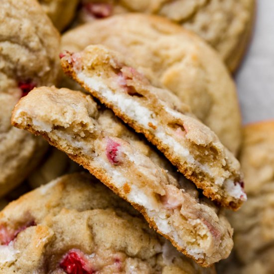 Strawberry Cheesecake Cookies