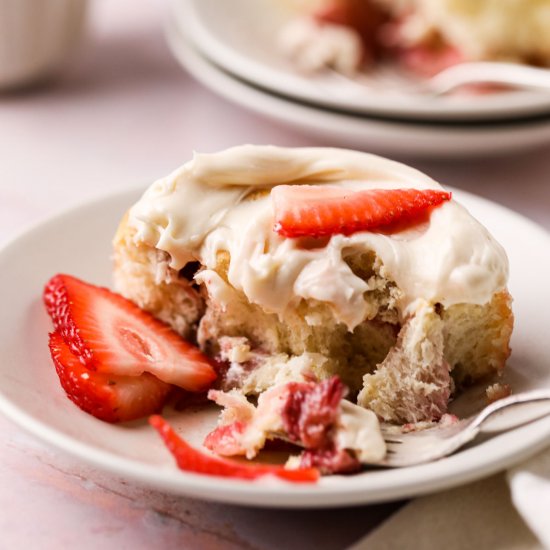 Fresh Strawberry Cinnamon Rolls