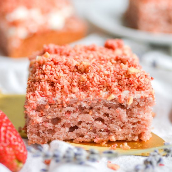 Vegan Strawberry Crunch Cake