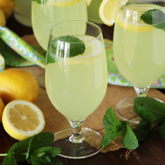 Limoncello Lemonade