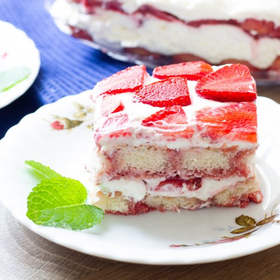 Strawberry tiramisu