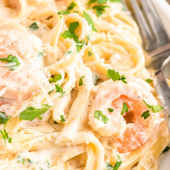 Creamy Garlic Shrimp Pasta