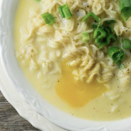 Cheesy Ramen Soup With Egg