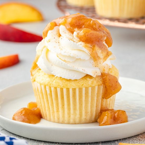 Peach Cobbler Cupcakes