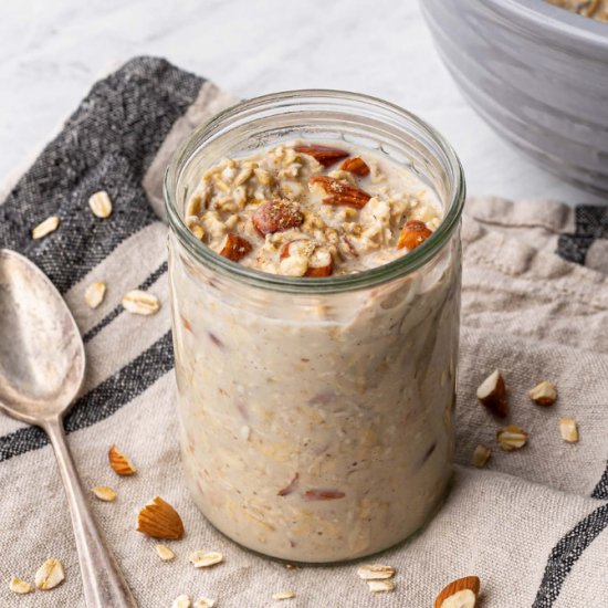 Cardamom Vanilla Overnight Oats