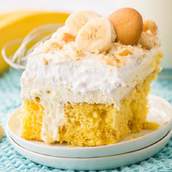 Easy Banana Pudding Poke Cake