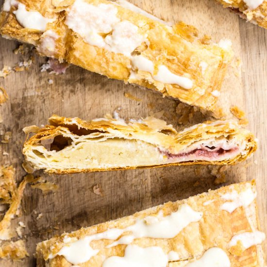 strawberry cream cheese pastry