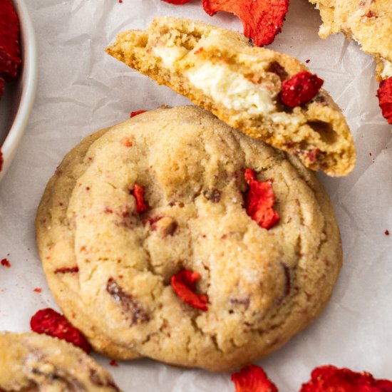 Strawberry Cheesecake Cookies