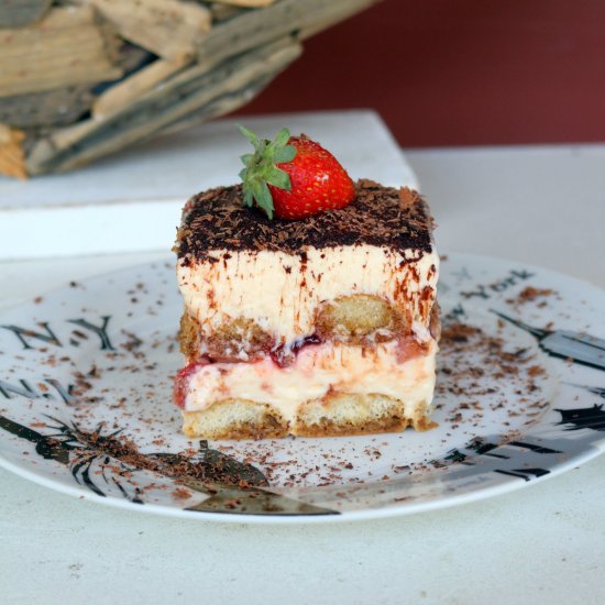 Easy Strawberry Tiramisu Recipe