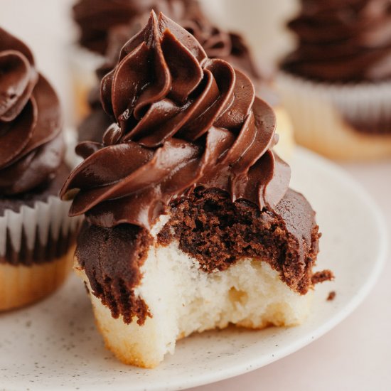 Chocolate and Vanilla Cupcakes