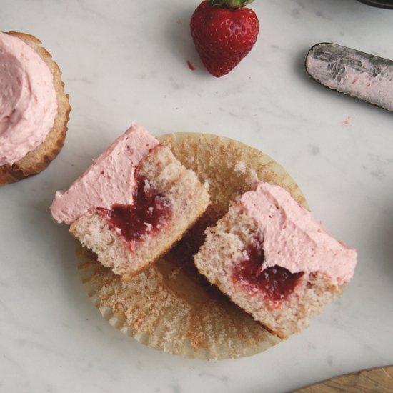 Strawberry Rhubarb Cupcakes