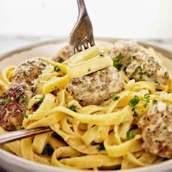 Meatballs Alfredo