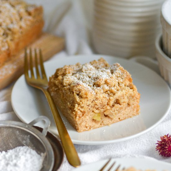 Vegan Apple Cinnamon Crumb Cake