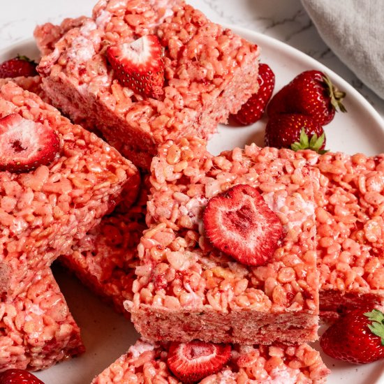 Strawberry Rice Krispie Treats