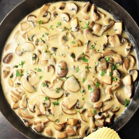 Simple Mushroom Sour Cream Sauce