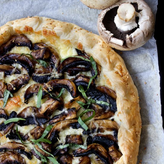 Mushroom & mozzarella galette