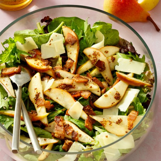 Mixed Greens, Pears, Bacon& Gruyère