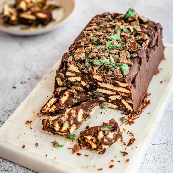 Peppermint Crisp Biscuit Cake