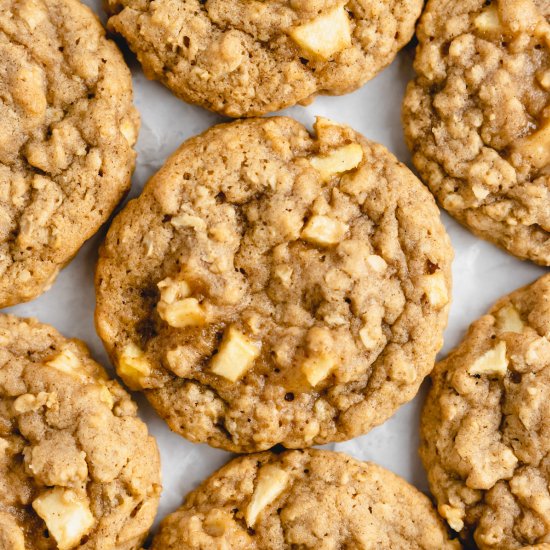 Apple Cinnamon Oatmeal Cookies