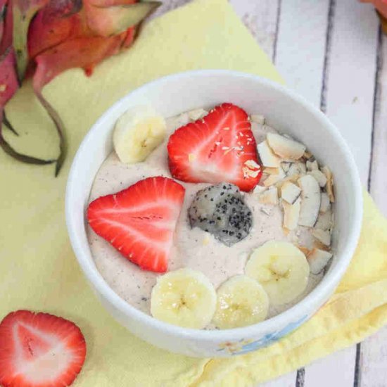 Dragon Fruit Smoothie Bowl