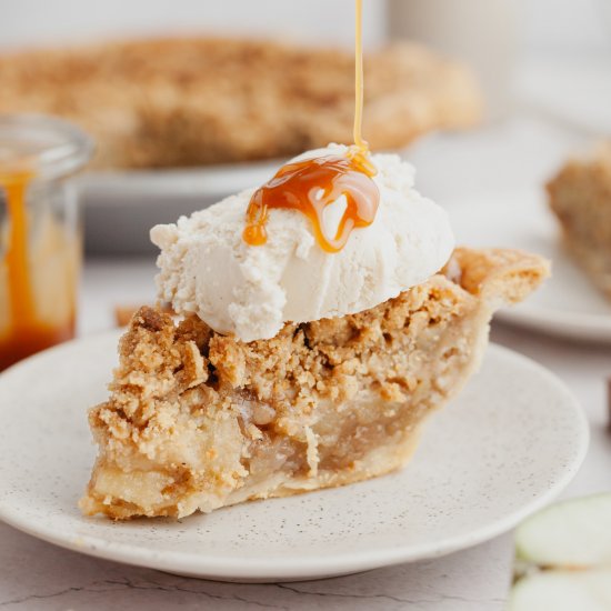 Apple Oat Crumble Pie